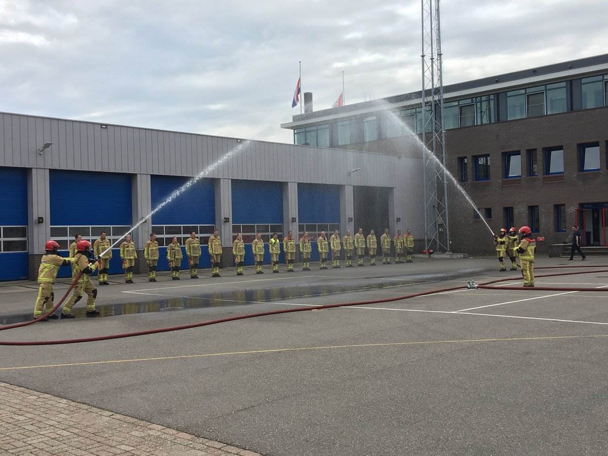 Ereteken bij brandweerpost Purmerend